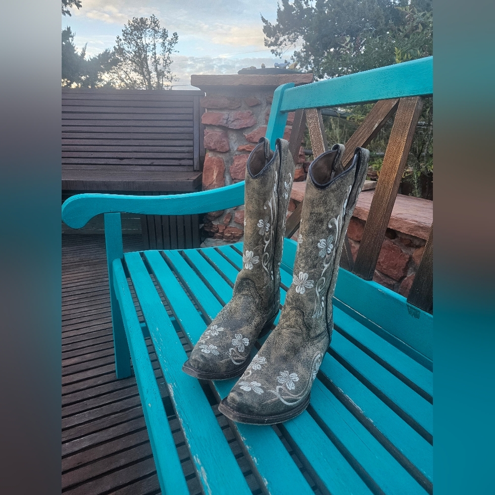 Leather FLORAL FRENZY Circle G Boots Size  7.5
